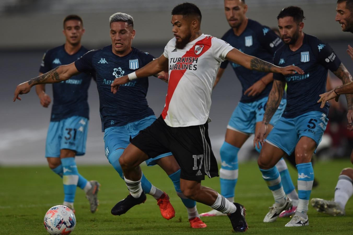 Imagen ¡Guarda que te siguen! @RiverPlate