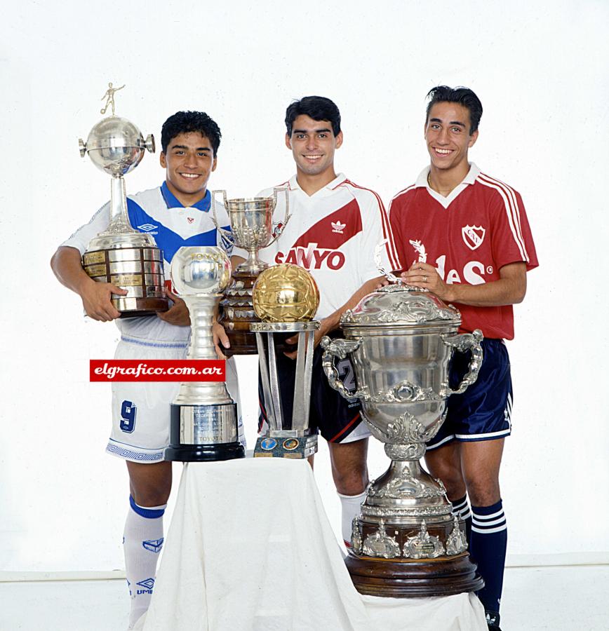 Imagen El Turco Asad, de Vélez Sarsfield (Copas Libertadores de América, Intercontinental y Toyota); el Ratón Ayala, de River Plate (Torneos Apertura 1993 y 1994); el Seba Rambert, de Independiente (Torneo Clausura 1994 y Supercopa). Ultraganadores.