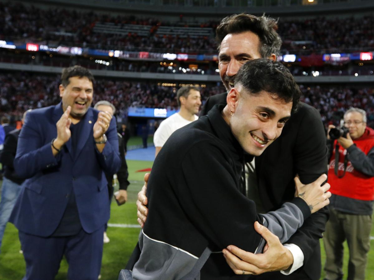 Imagen Javier Altamirano y Eduardo Domínguez celebraron con el grupo