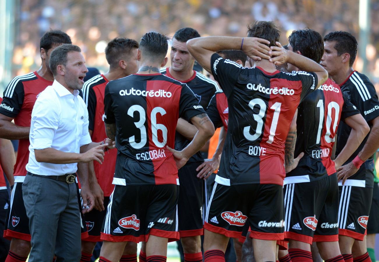 Imagen Derrota en el clásico y despedida para Bernardi (FOTOBAIRES)