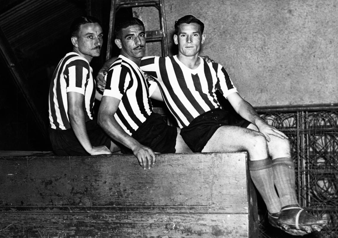 Imagen La línea media del seleccionado rosarino, en 1942: Casalini, Perucca y Fogel.