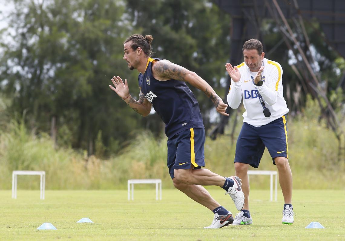 Imagen El profe Roberti activa la preparación de Osvaldo. Un regreso picante.