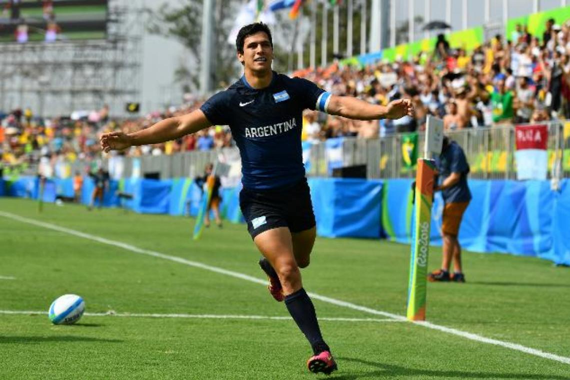 Imagen Moroni, festejando su try