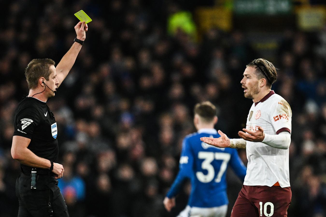 Imagen Grealish fue amonestado y durante el partido sufrió un cuantioso robo.