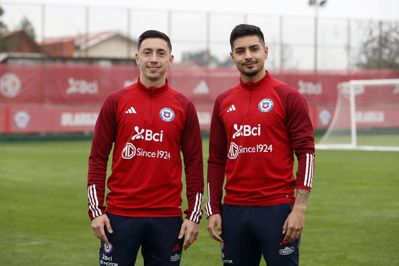 Imagen Echeverría y Alarcón, dos volantes de Selección que Huracán dejó partir.