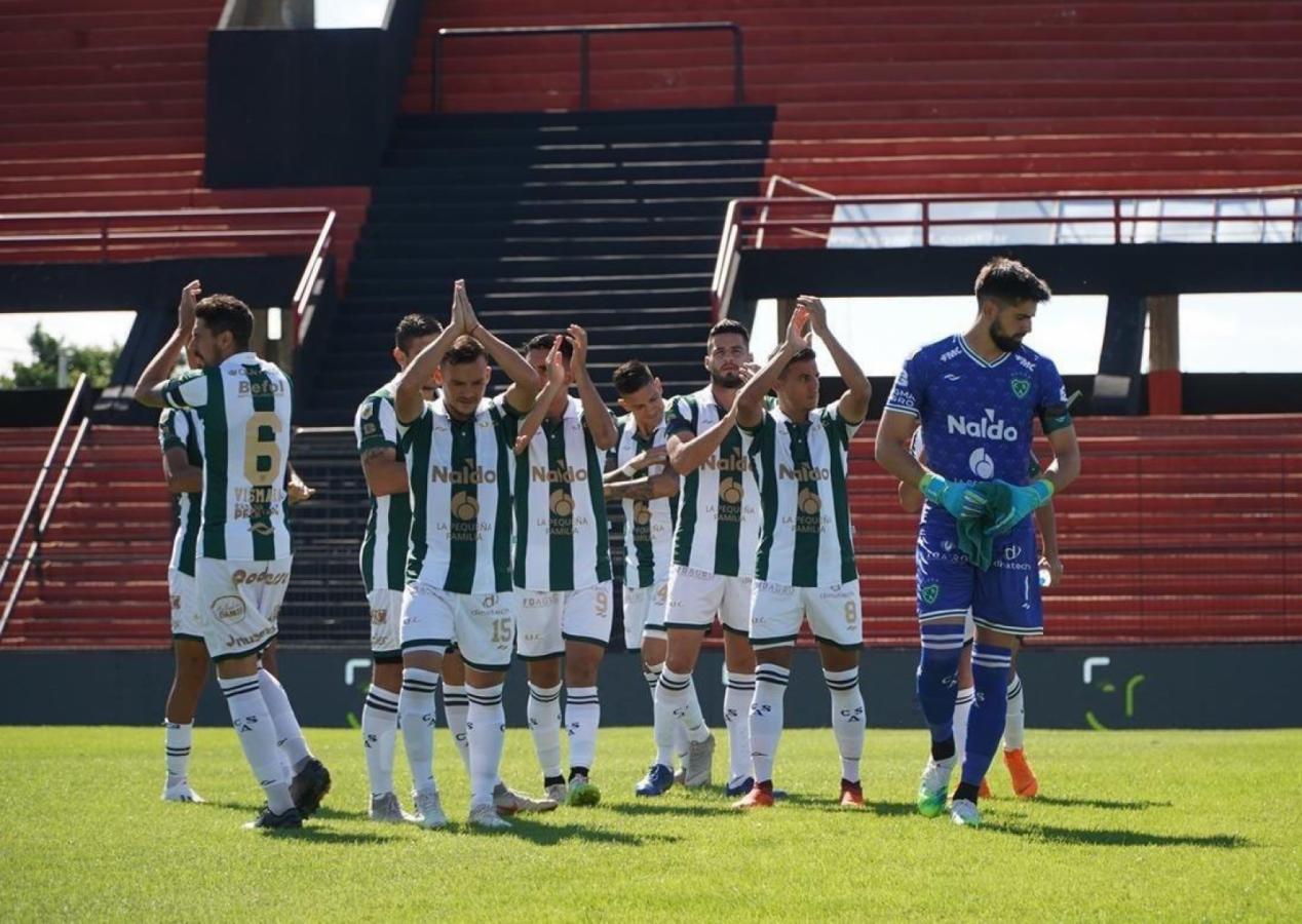 Imagen Sin público también se saluda. Sarmiento