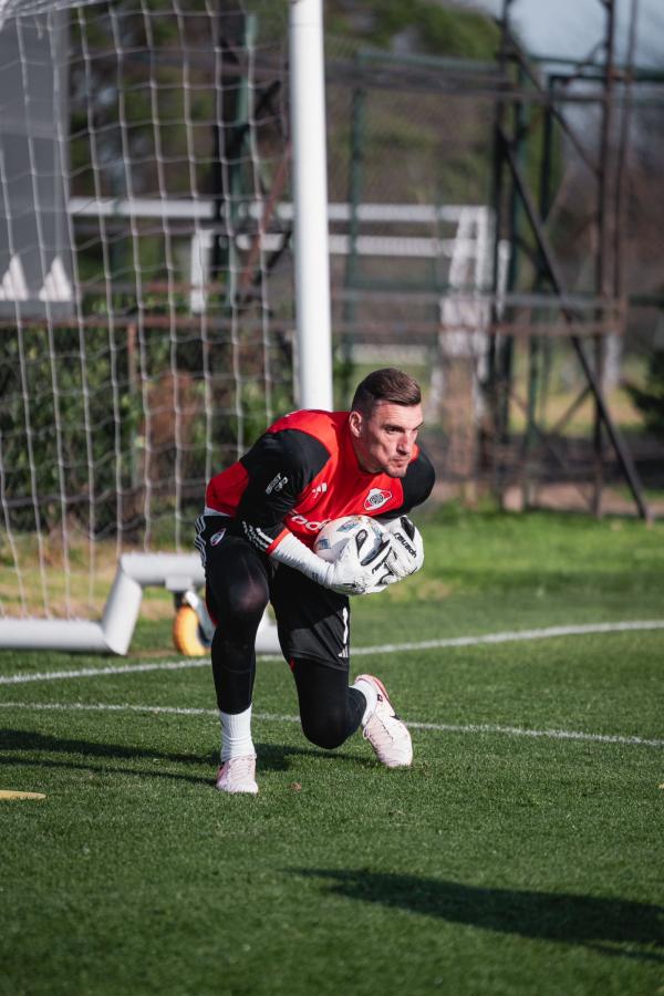 Imagen Franco Armani, suplente contra Lanús.