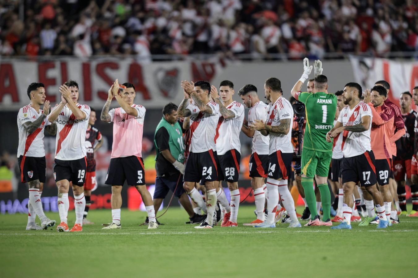 Imagen River celebró el triunfo pero sabe que está en deuda desde el juego.