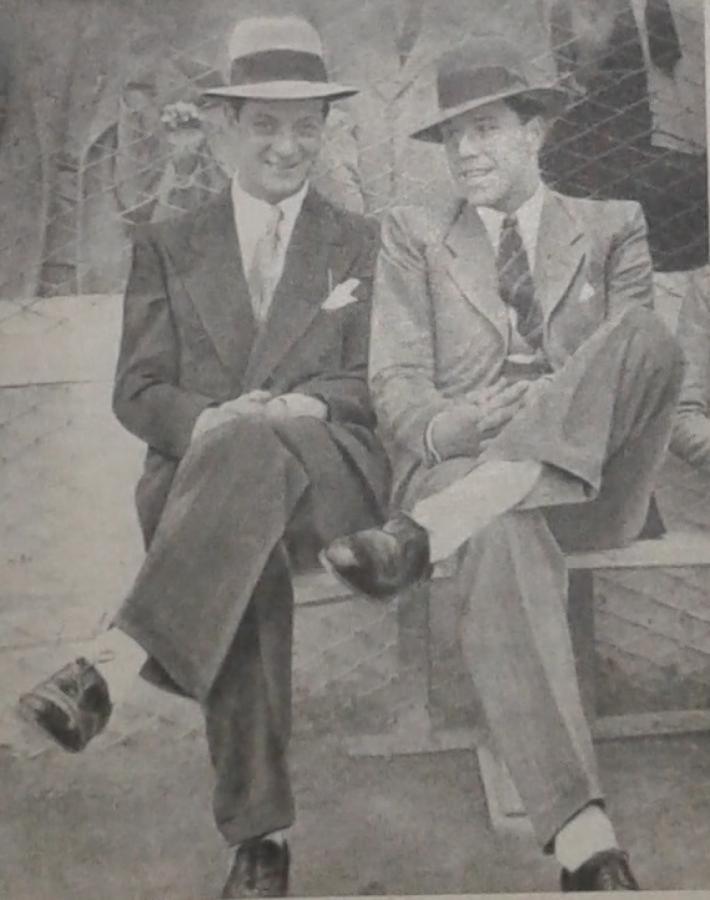 Imagen Con Renato Cesarini estamos sentados en el interior de la vieja cancha de River como dos señores… Yo soñaba con la pinta de Carlos Gardel, como dice un tango.