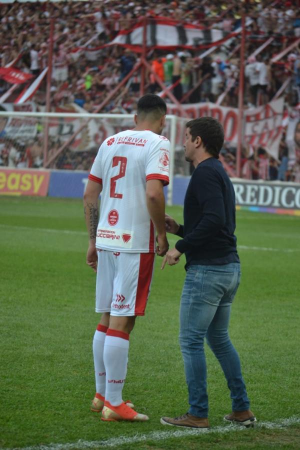 Imagen El entrenador piensa a la comunicación con los jugadores como un pilar de su proyecto. Foto: Prensa Talleres (RDE)