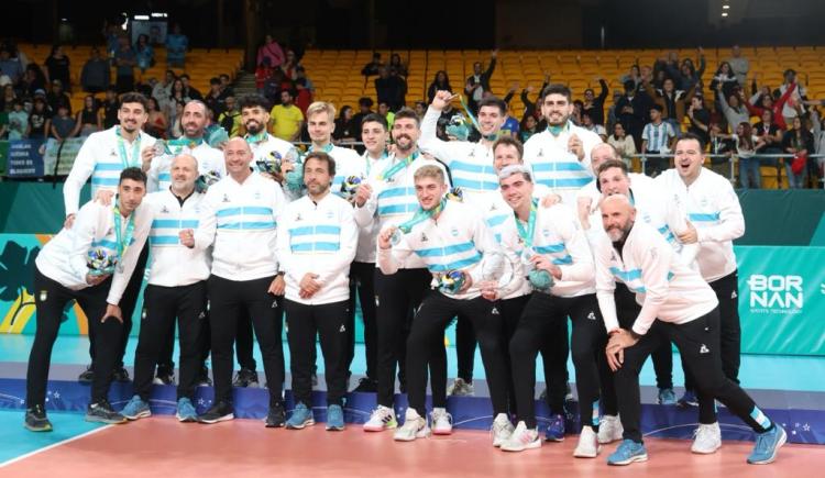 Imagen de Argentina logró la primera medalla de plata en vóley masculino