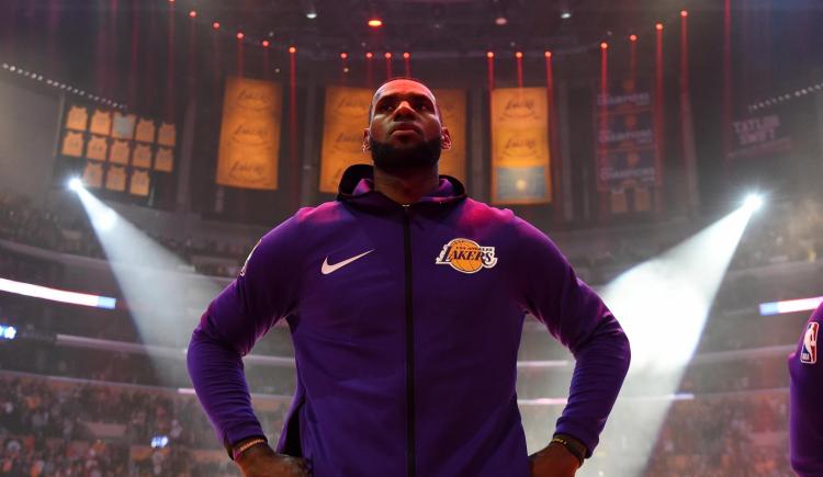 Imagen de LeBron James habló de su futuro tras la eliminación de los Lakers