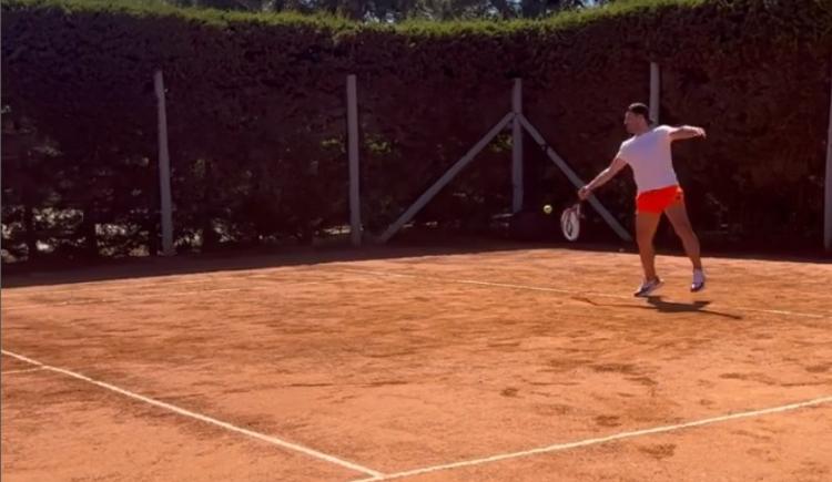 Imagen de SERGIO AGÜERO, A FULL CON EL TENIS TRAS SU RETIRO