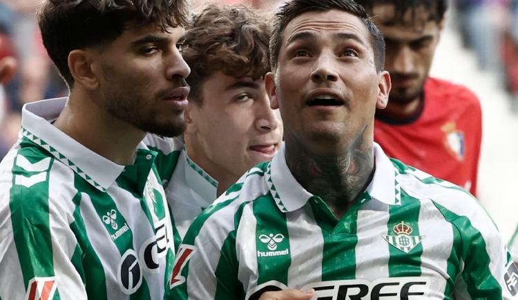 Imagen de Chimy Ávila aplicó la ley del ex y le dio la victoria a Betis