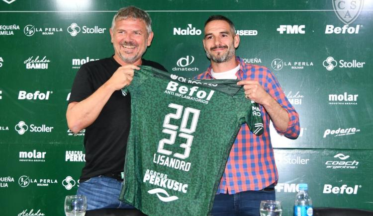 Imagen de Lisandro López confirmó que sigue en Sarmiento