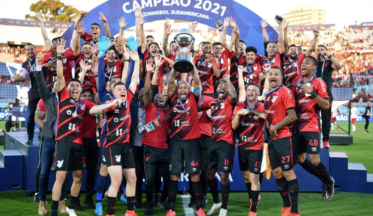 Imagen de ATHLETICO PARANAENSE ES EL CAMPEÓN DE LA CONMEBOL SUDAMERICANA 2021