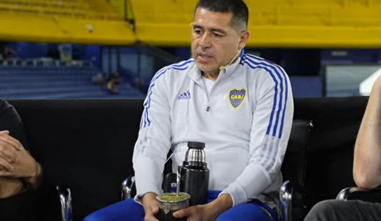 Imagen de Riquelme, 100% fútbol: de las medias de Messi a las escapadas de catecismo