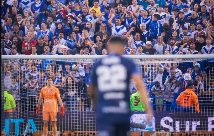 Imagen de Quién juega la Supercopa si Vélez gana la Liga y la Copa Argentina