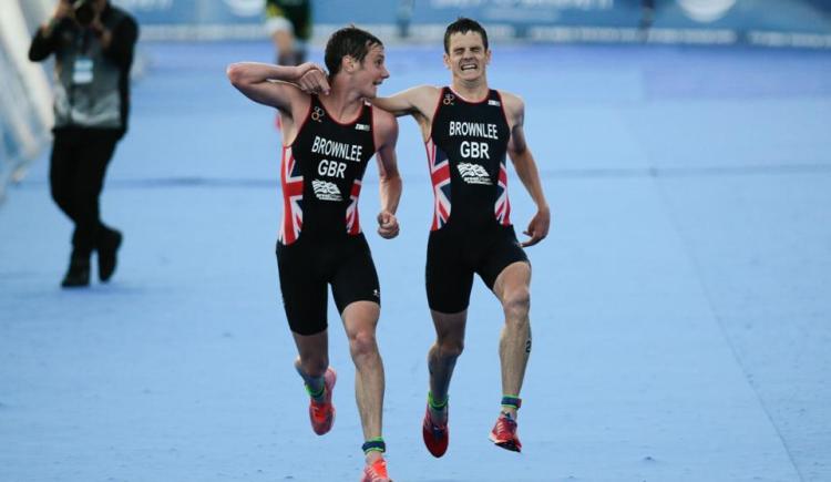 Imagen de Emotivo final en la serie mundial de triatlón