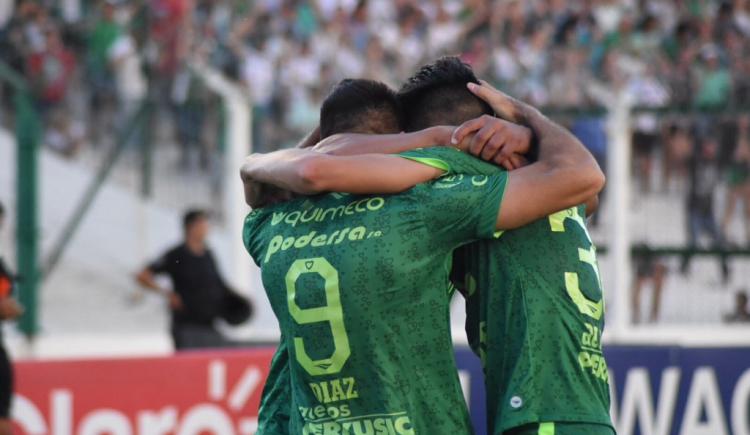 Imagen de El golazo de Leandro Díaz para el triunfo de Sarmiento