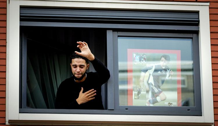 Imagen de El puente: más que mil palabras sobre la muerte en vida de un futbolista