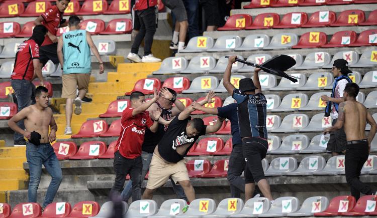 Imagen de LA MASACRE DE QUERÉTARO: LOS VISITANTES NO PODRÁN CONCURRÍR A LOS PARTIDOS