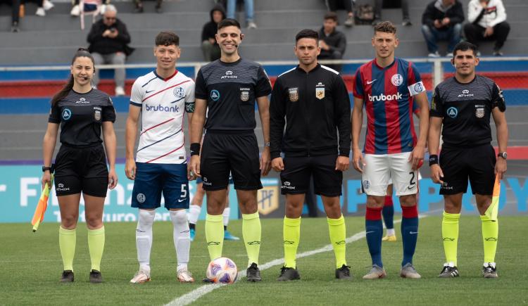 Imagen de Sarmiento jugó contra San Lorenzo con la camiseta alternativa del Ciclón