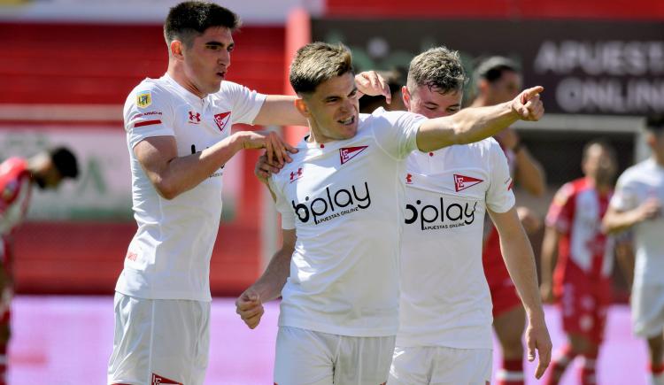 Imagen de ESTUDIANTES RECIBE A PLATENSE CON EL OBJETIVO DE LLEGAR A LA CIMA