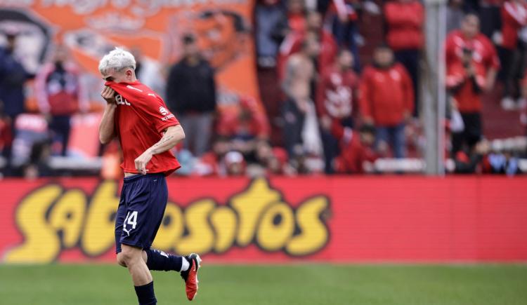 Imagen de La tempranera expulsión de Santi López en el clásico