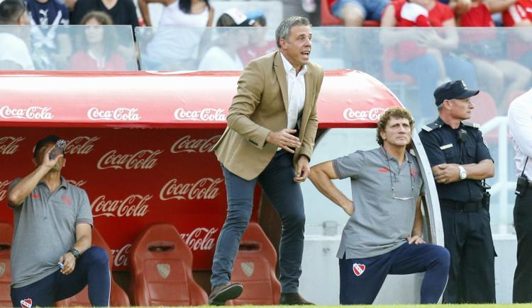 Imagen de De un gol agónico a sus malos números como DT: cómo le fue a Lucas Pusineri ante Boca