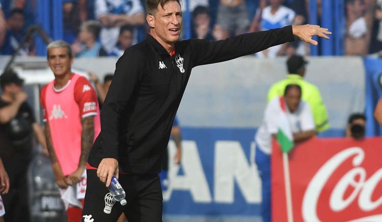 Imagen de Facundo Sava dejó de ser el entrenador de Huracán