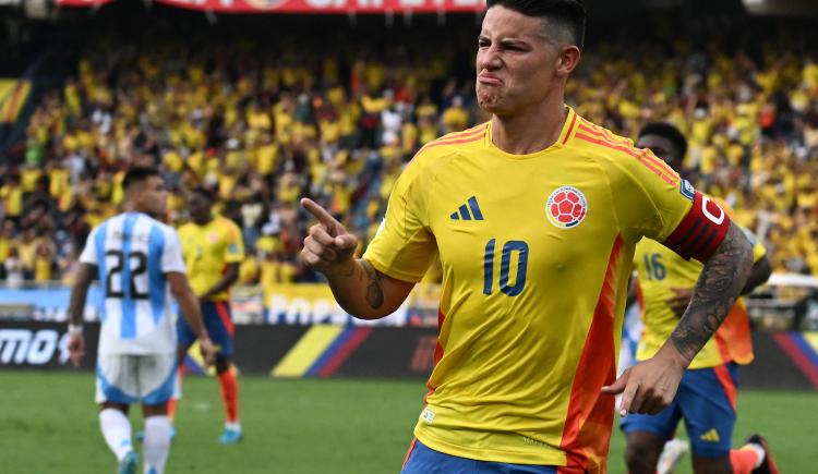 Imagen de Por un polémico penal, Argentina perdió 2-1 con Colombia