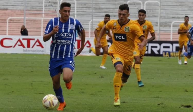 Imagen de CENTRAL RECIBE A GODOY CRUZ EN EL GIGANTE DE ARROYITO