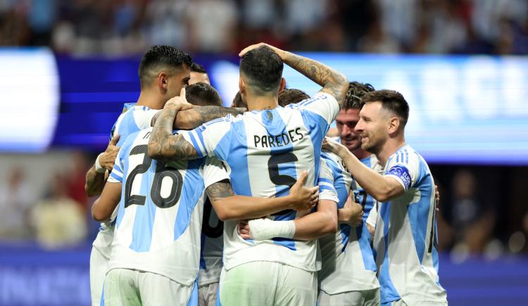 Imagen de Ganar después de ganar: el campeón de la Copa América debutó con el pie derecho