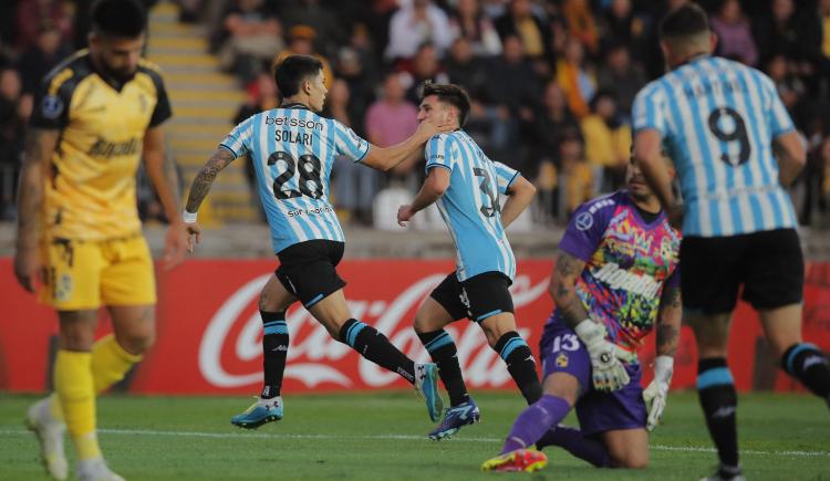 Imagen de Racing sufrió más de la cuenta y venció 2-1 a Coquimbo