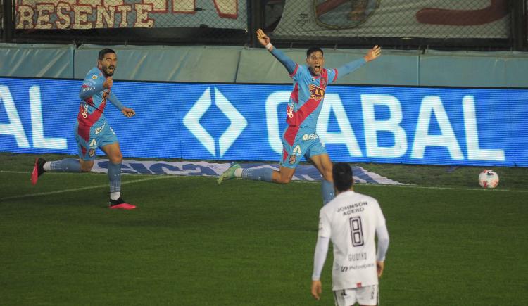 Imagen de MIRÁ LOS GOLES DE ARSENAL 2-2 PATRONATO